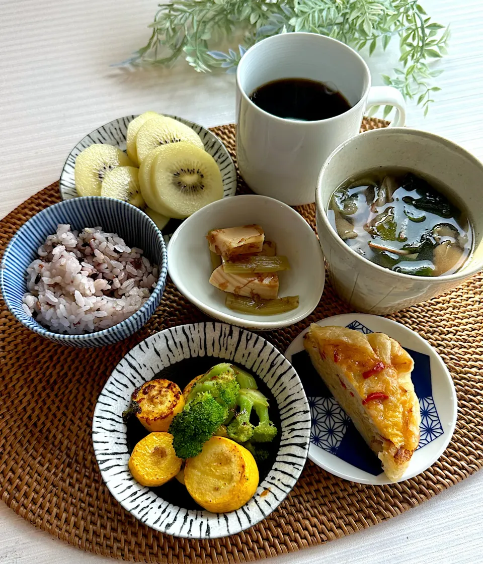 普通すぎる朝ごはん|らぴすらずり(らぴ)さん