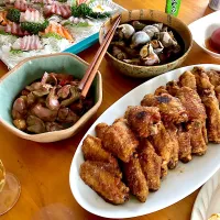 名古屋風手羽先唐揚げ、低温調理のレバーオイスターソースかけ、つぶ貝煮付け、トマトの出汁漬け、お刺身などなど| マユマユさん