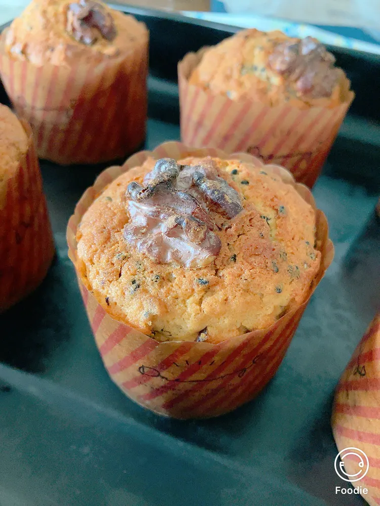 胡桃と胡麻のマフィン|やっちゃんさん