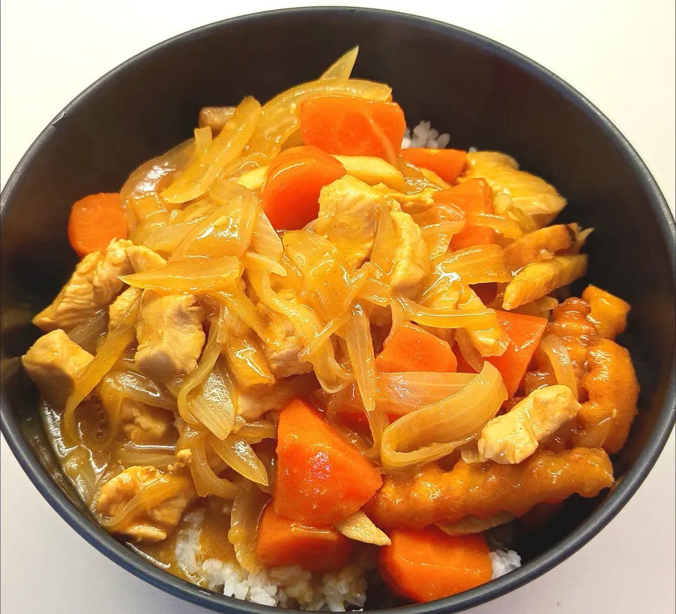 チキンカレー Japanese chicken curry rice bawl, with leftover McDfries|Jorge Bernal Márquezさん