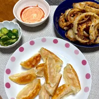 オニオンリング、エビ餃子、やみつききゅうり|kaaaaaさん