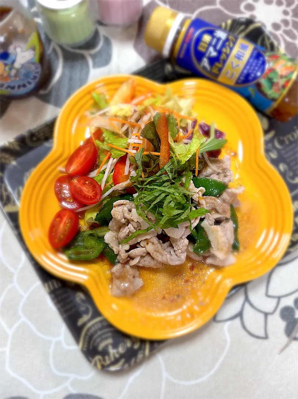 大葉のせてますサラダ🫜|◡̈︎*♚︎‧SHIHOさん