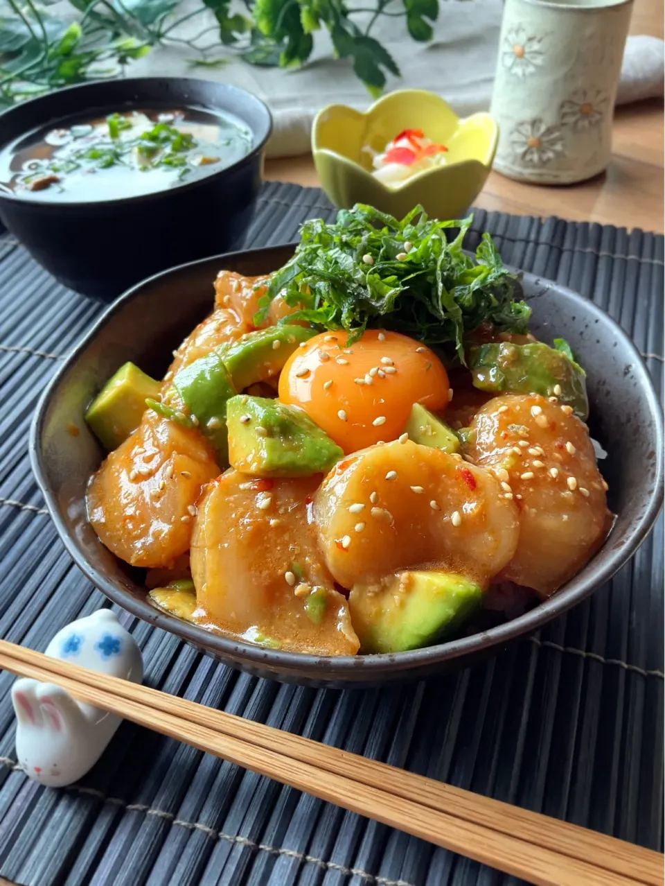 ホタテ＆アボガド☆味噌風味ユッケ丼|スイーツポテトさん