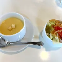 ランチのサラダ🥗とスープ🥣|yokoさん