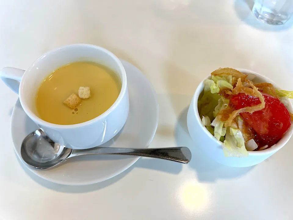 ランチのサラダ🥗とスープ🥣|yokoさん