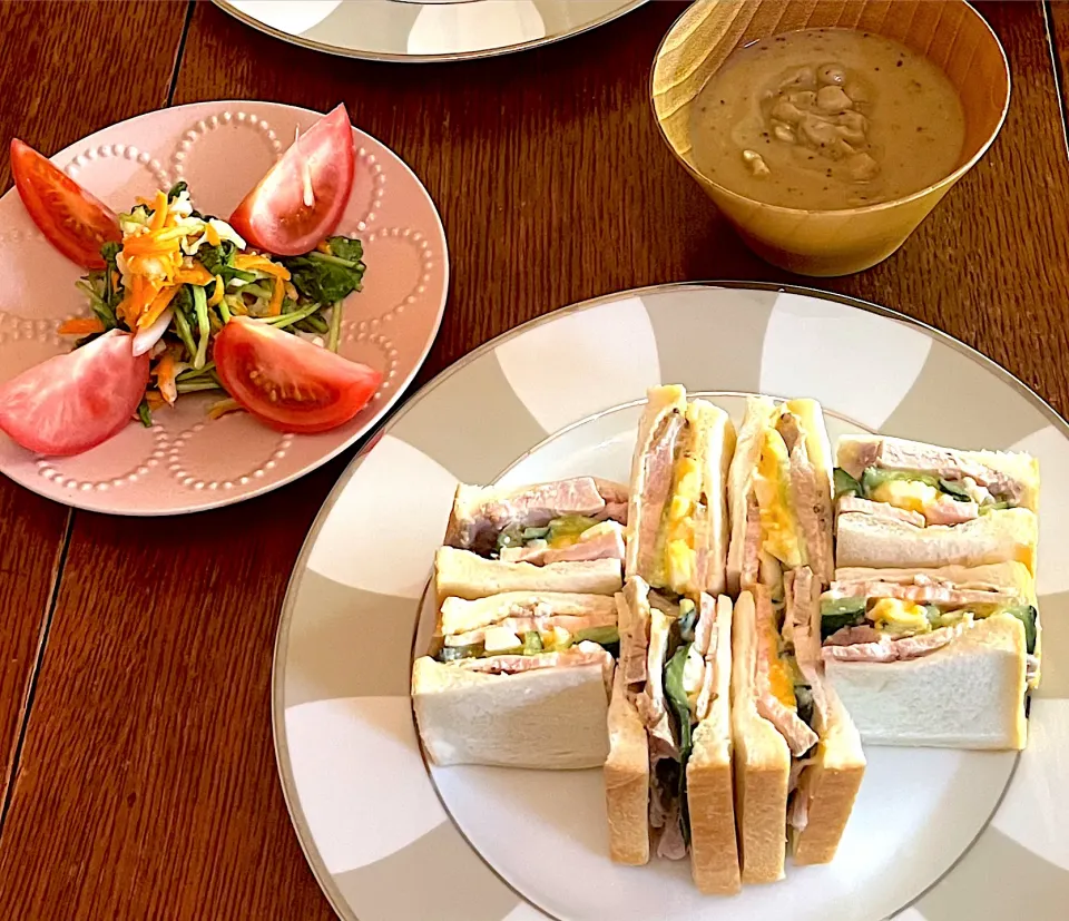 晩ごはん♯自家製ハムサンド♯さつまいもポタージュ|小松菜さん