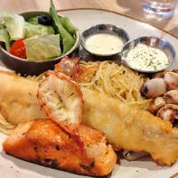 Grill seafood platter @ Hot Tomato 😍😋 delicious dinner| 🍒lynnlicious🍒さん