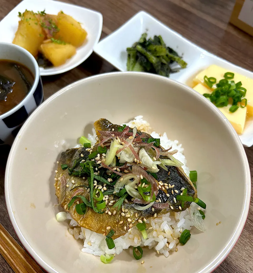 薬味たっぷり鯵の蒲焼き丼|ゆりちさん