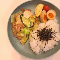 ご飯、味つき卵、卵焼き、根菜の炒め物| nikotan.syさん