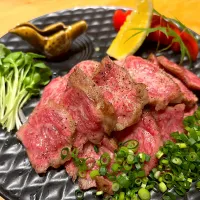 5月30日・焼き鳥屋のコース・②牛のたたき