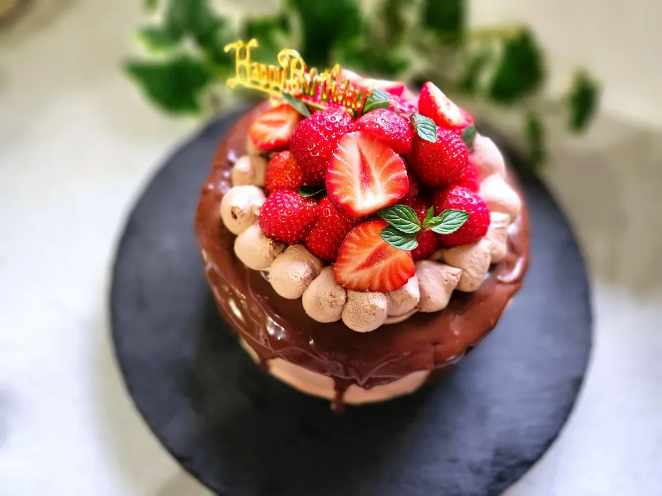チョコとベリームースのドリップケーキ|mogmoさん