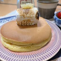 焼きマシュマロ乗せパンケーキ|はちみつポルコさん