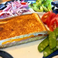 ホットサンドでランチ|じゅんさんさん