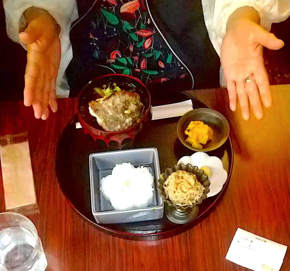 今日の昼ご飯は大須商店街の古民家カフェ「珈琲ぶりこ」さんで一汁三菜ランチをいただきました。https://www.instagram.com/bricocoffee?igsh=MTFweW91cDd0eHJwdA==|なびさん