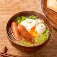 シャウエッセンと落とし卵のみそ汁|マルコメ キッチンさん