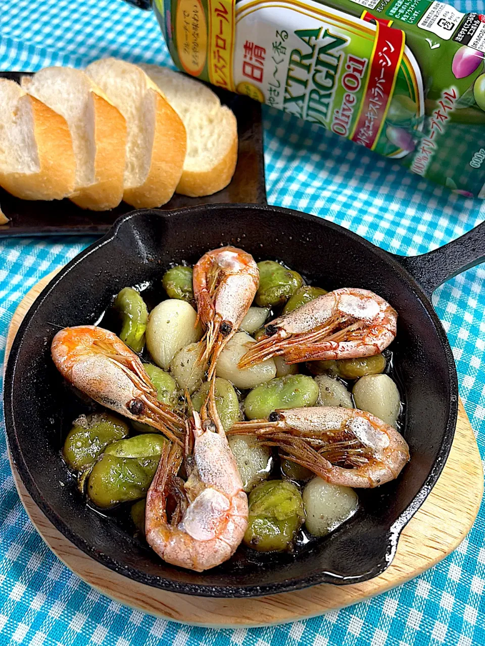 そら豆とニンニクとエビのアヒージョ|まめすけ⭐︎さん