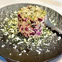 鶏ささみとしば漬けのタルタル。ペルシャードかけ