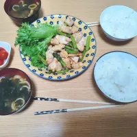 鶏むね肉とアスパラのオイスターマヨ炒め| るかぱぱさん