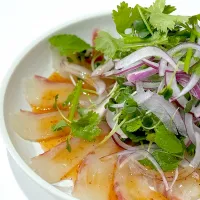 鯛のエスニックハーブサラダ