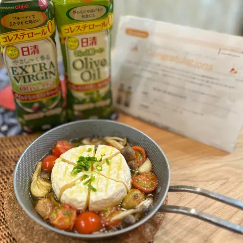 「日清さらっと軽～いオリーブオイル」を使ってみたSnapdishの料理・レシピ写真:カマンベールのアルモンデアヒージョ🧀