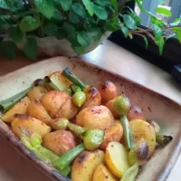 新じゃがとネギ坊主カレー風味|はぁとびぃとさん