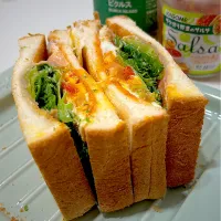 朝食　最終形態サンドウィッチになりました。予想ではこの後、倒れるかなと思ったら、大丈夫でした。なんてグッジョブな朝☀️晴れた