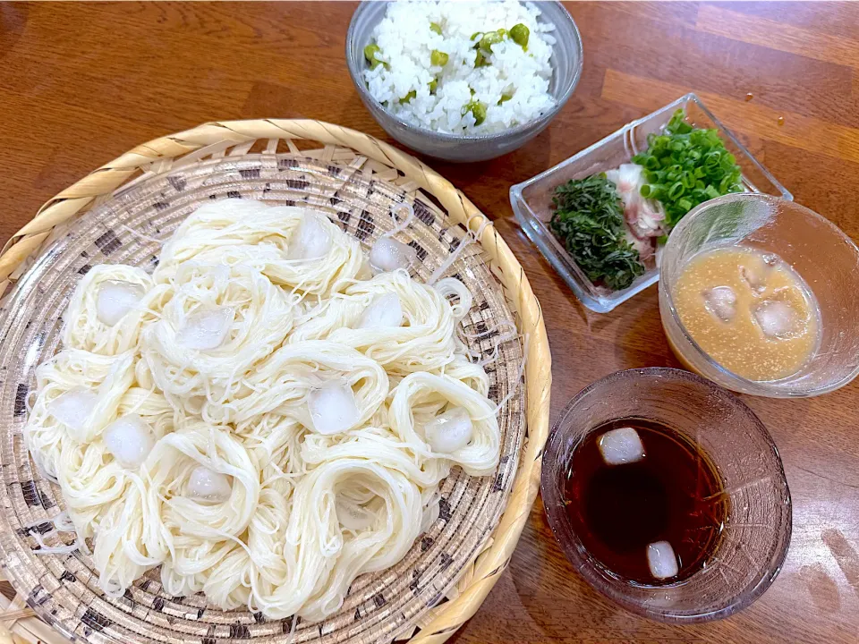 休日　畑仕事の合間の昼ご飯|sakuramochiさん