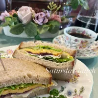 全粒粉の食パンでサンドイッチ| adriablueさん