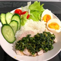 ニラダレと鶏むねのっけごはん|あいこさん