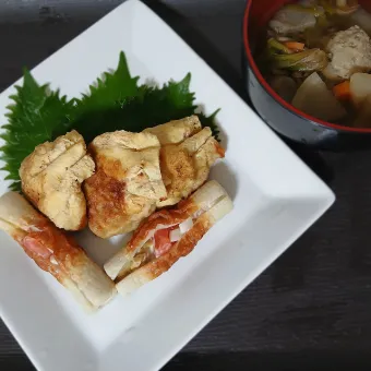 Snapdishの人気料理写真:味噌マヨ巾着とアルモンデな味噌けんちん汁