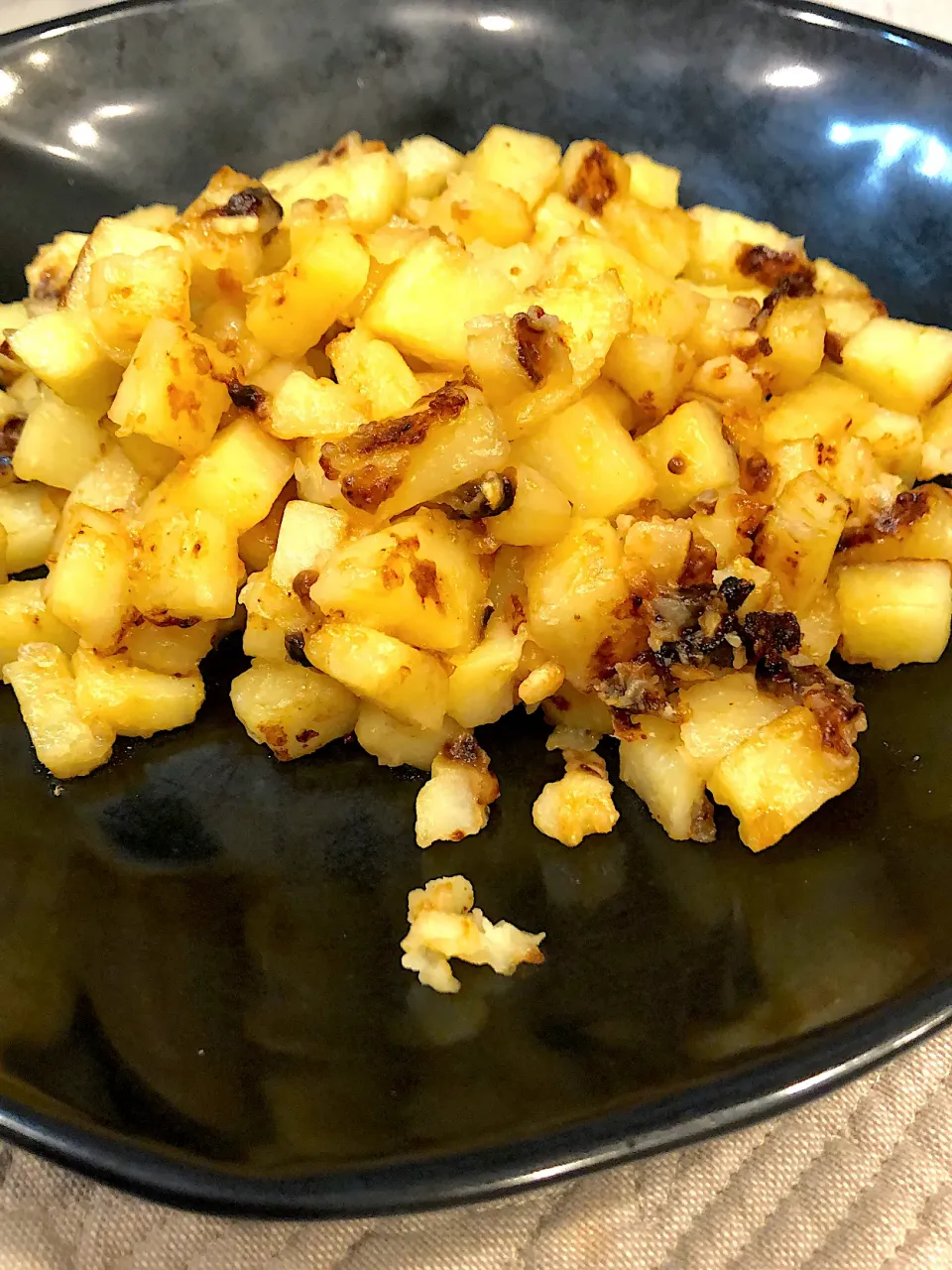 じゃが味噌ニンニク炒め〜🧄|うーくーちゃんさん