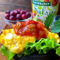 竹炭イングリッシュマフィンでオープンサンドwithカゴメサルサ💃|9421beruさん