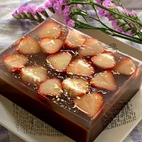 🍓いちごの二層水羊羹🍓|ユッキーさん