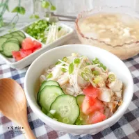 アルモンデお昼ごはん✾
鯵の干物と夏野菜でさっぱり冷や汁|ゆずぽんさん