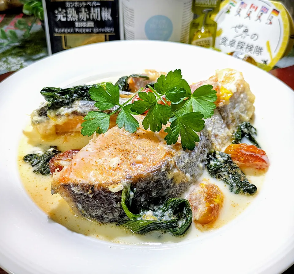 🌏『世界の食卓探検隊』🇮🇹イタリア料理
【🇮🇹トスカーナ風鮭のクリーム煮】|ayaさん