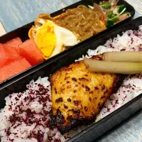 鯛の西京漬弁当🐟|みっこちゃんさん