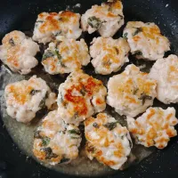 むね肉のしそチーズ丸め焼き|まめさん