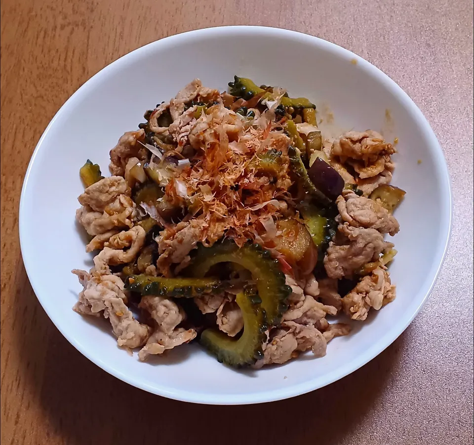 豚とゴーヤとなすのおかかみそチャンプルー|ナナさん