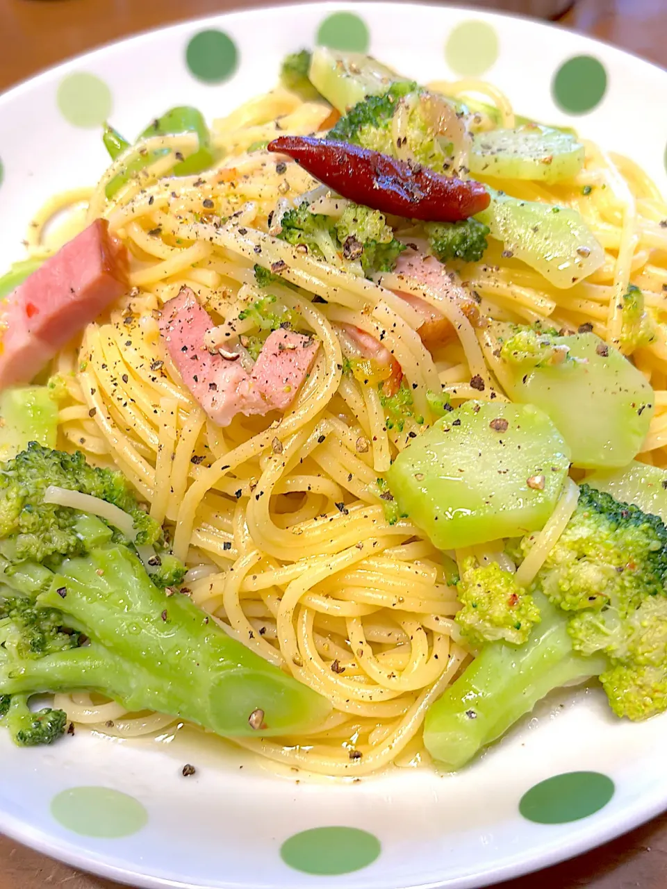 アヒージョの残りもんでペペロンチーノ風スパゲティ|masaさん