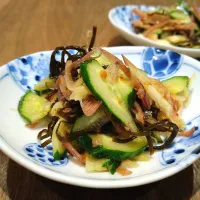 きゅうりとみょうがの塩昆布和え|古尾谷りかこさん