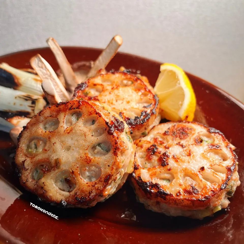 鶏ももひき肉で蓮根の挟み焼き🐓♡|🇯🇵ともこちゃん。さん