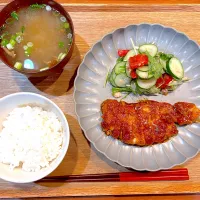 夜ご飯(トンテキ、なめこ味噌汁)|cocomikaさん