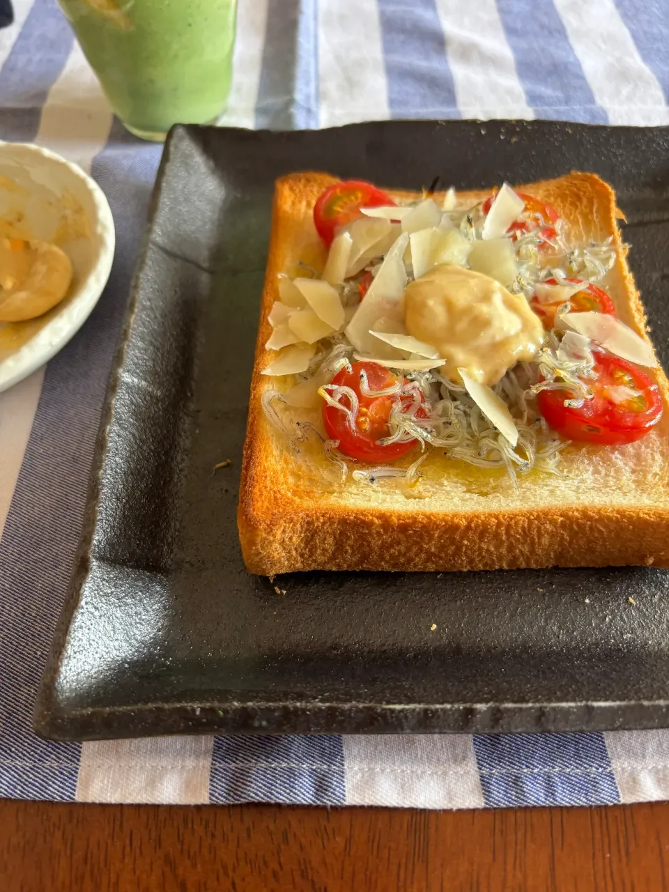 トーストのトッピングに味噌マヨ|naho_nonaさん