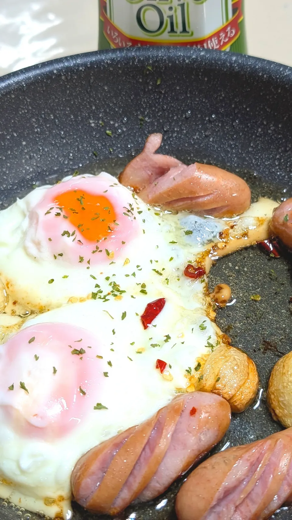 目玉焼きアヒージョ|f.1125beさん