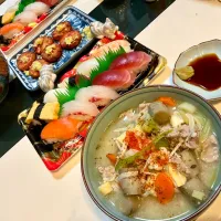 休麺日
スーパーで半額のお寿司
と
具沢山以上の具ばかりの豚汁
と
紅生姜天
で
晩ごはん|Takeshi  Nagakiさん