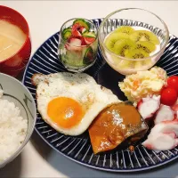 いつもの朝ごはん🐣|みいさん
