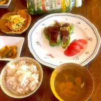 晩ごはん♯ピーマンの肉詰め🫑♯豆腐干サラダ| 小松菜さん