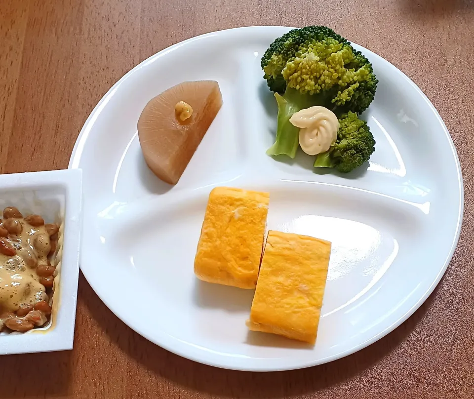 納豆、大根煮、ブロッコリー、卵焼き|ナナさん