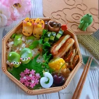 🌿💠🐸🐌🌿
空豆と鮭の混ぜご飯
紫陽花とカエル🐸の梅雨弁当|ayano.adshさん