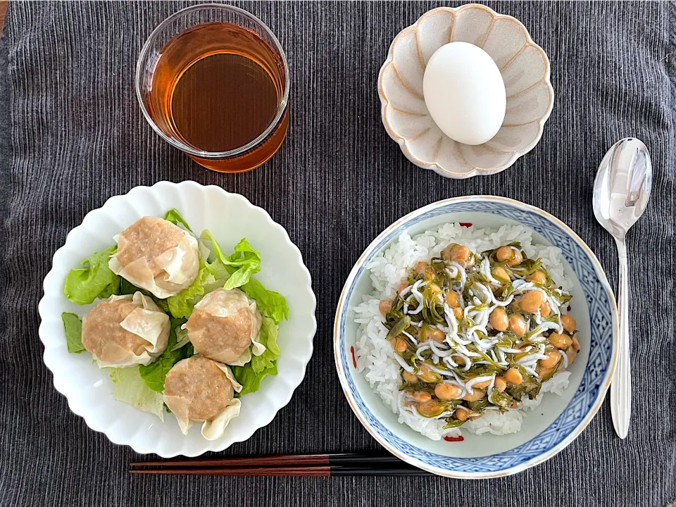 めかぶと納豆ねばねば丼ランチ☀️|みーぬさん